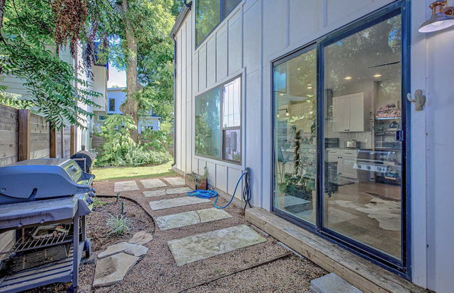 Private Backyard in East Austin - Photo 31