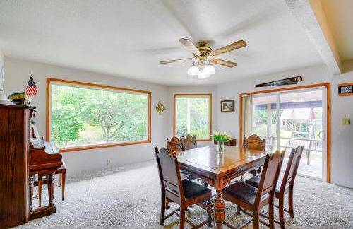 Cozy Washington Retreat with Deck, Walk to Beach! - Foto 6