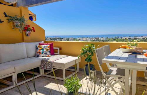 62 - Penthouse in Los Almendros with fantastic vie - Photo 9