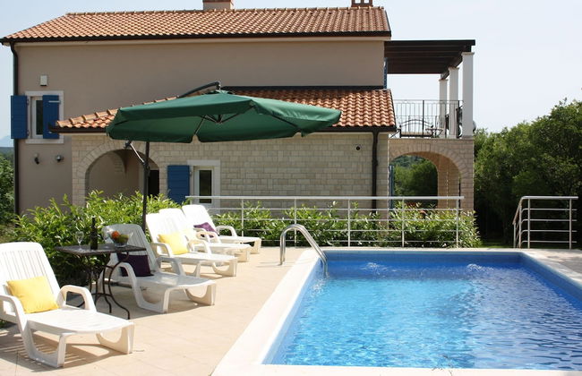 Adorable Villa With Pool & Covered Terrace Surrounded by Nauture - Foto 1