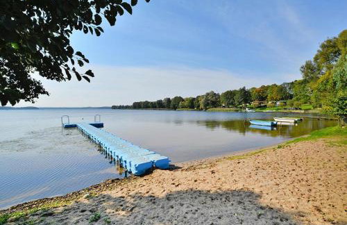 Lakeside holiday home, private garden - Photo 28