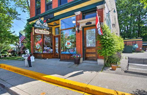 Charming Saugatuck Condo with Private Deck and Grill! - Foto 19