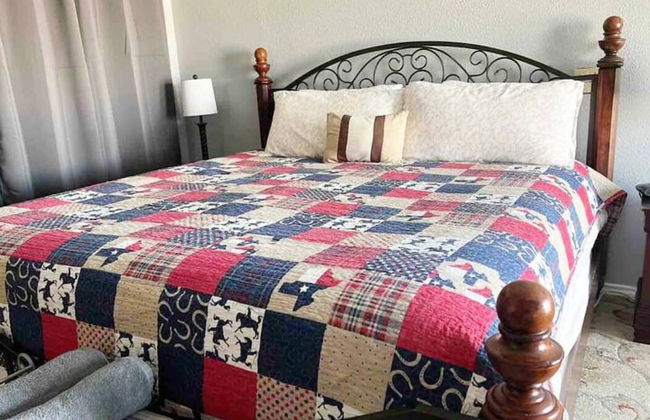 Beautiful Kayewood Waterfront Retreat - Photo 3