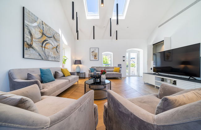 Villa Lastva is a Five Star Seafront Luxury Villa With Privite Pool - Foto 43