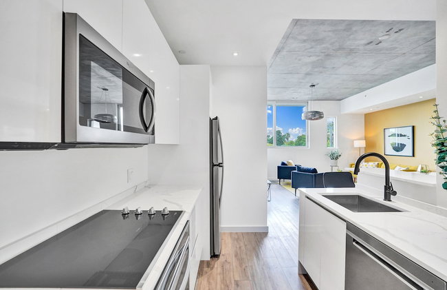 Design District Suites - Photo 63