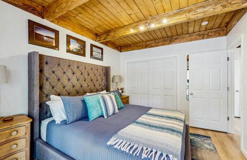 Lake Tahoe Adventure Base! Townhome with Pool Access - Photo 8