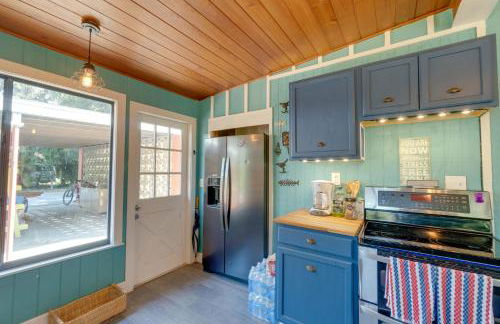 2 Mi to Riverwalk Palmetto Gem with Fire Pit and BBQ - Photo 6