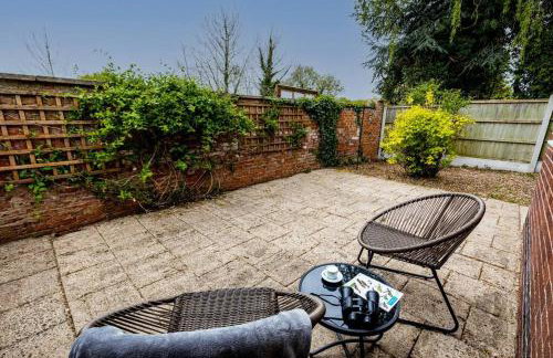 Modern 3 Bedroom Bungalow with Style & Comfort in Leicestershire - Photo 55