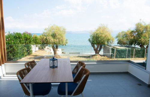 La Mer Bleue Beachfront Boutique Apartments - Photo 25