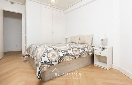 MyHouseSpain - Primera línea de playa con parking - Foto 15