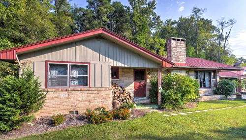 Vintage House with Fire Pit Less Than 6 Mi To Kentucky Lake! - Foto 3