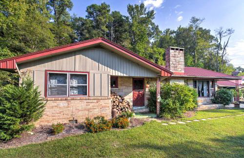 Vintage House with Fire Pit Less Than 6 Mi To Kentucky Lake! - Foto 3