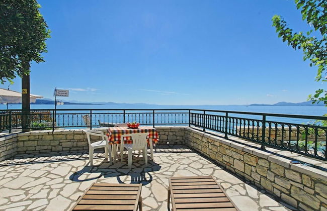 Dina Beach Front Apartment - Foto 2