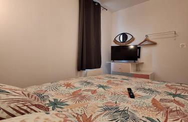 La Pinède du Chéou, Piscine, Logement indépendant, Parking, Draps, Wifi fibre - Foto 5