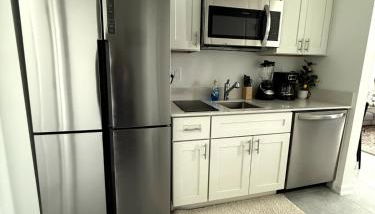 Apartment for remote workers or travel nurses - Photo 3, dishwasher