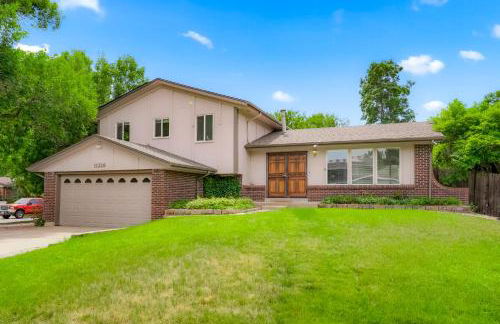 Large Home, 2 Living Rooms, Great for Family/Pets! - Foto 1