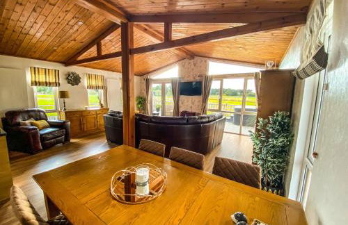 3-Bedroom Lodge- Pet Friendly- Hot Tub - Foto 14