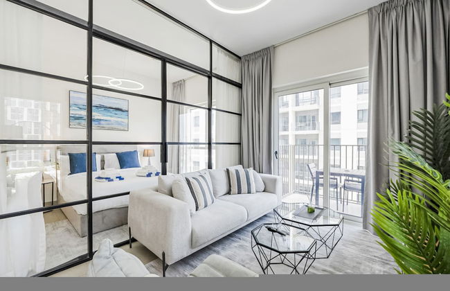 Luxury at Socio Dubai Hills 2 Beds Sleeps 4 - Photo 1