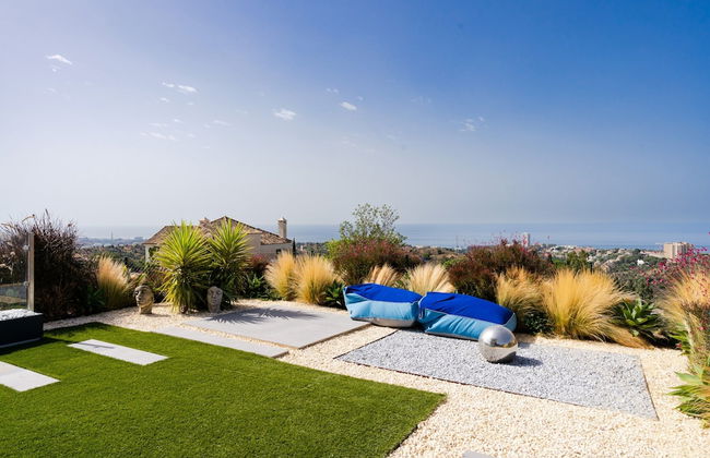 Villa in Marbella With Private Heated Pool - Photo 15