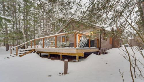 Waterfront Duluth Cabin with Deck and River View! - Foto 3