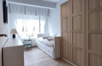 Céntrico espacioso y muy luminoso - Photo 8