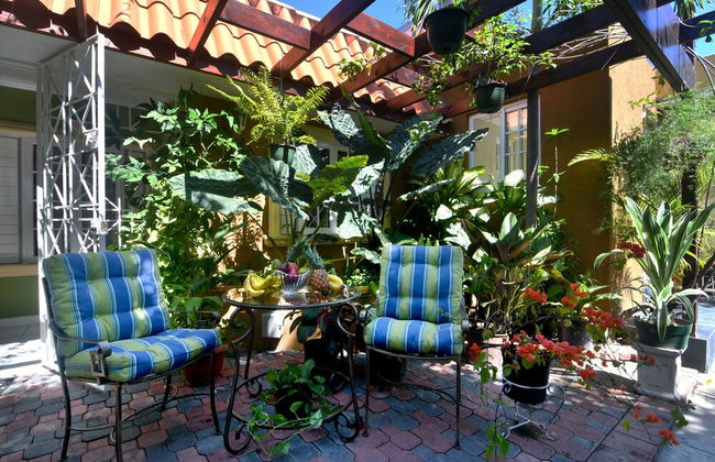 Centrally Located Guest Apartments II - Photo 14