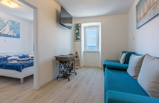 Apartmant Bionda Novi Vinodolski, cozy and nice apartment for 4 people in the city center - Photo 24