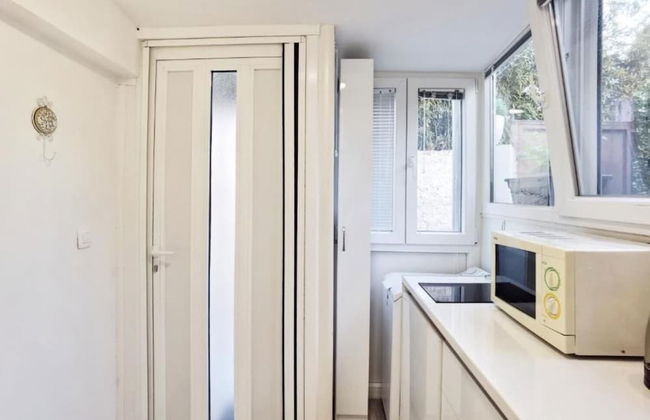 Jele - Perfect Location - A1 - Photo 5