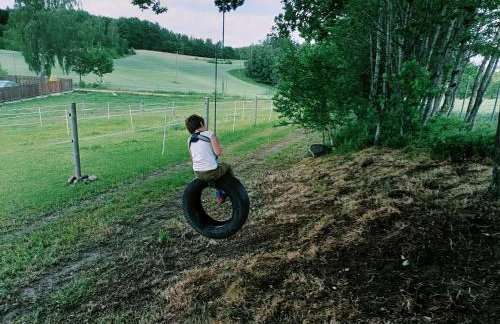 Siedlisko Dwa Żurawie - Uroczy domek nad stawem, z kominkiem, obok konie - Foto 17