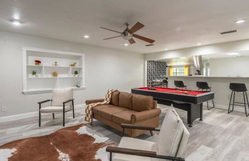 Entire Home with Air Hockey and Firepit - Photo 6