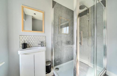 Cosy Apartment Above Village Pub - Photo 33