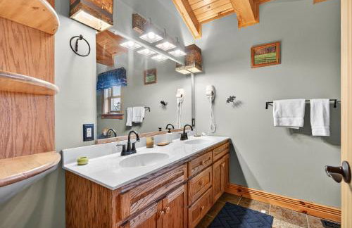 Mountain Escape on 6 acres w Hot Tub & Privacy - Foto 45