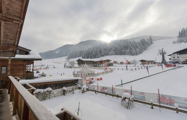 Unique Chalet in the Center of Elmau, Near Ski Lift - Photo 39