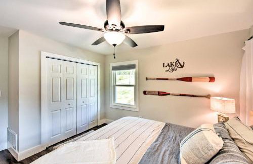 Townville Lake House with Private Dock, Kayaks! - Foto 14