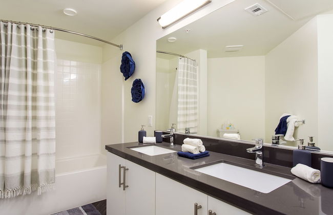 Luxurious 2BD & Den Hollywood Apartment - Foto 31