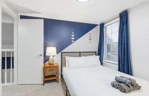 Luxury Living w Backyard Pool Oasis 5BD 3BA - Foto 27