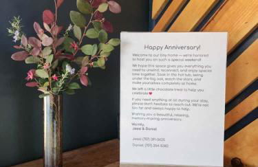 Cozy Covelo Tiny Home - Hot Tub & Oaks - Foto 18