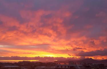 CITY HOUSE & FREE PARKING by Perry-Holiday moderno, panoramico e comodo fino a 6 ospiti - Foto 4