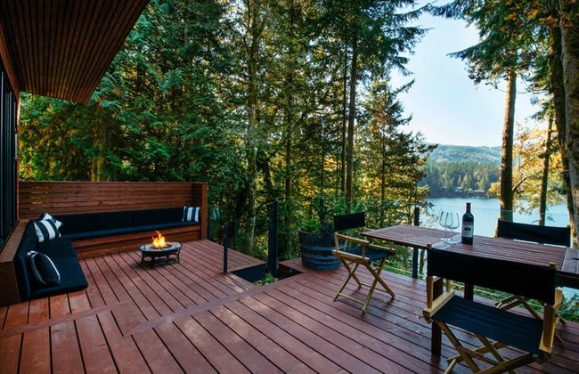 83MF - Lakeside - Hot Tub - WIFI - BBQ - Dock - Sleeps 4 NO PETS - Foto 12