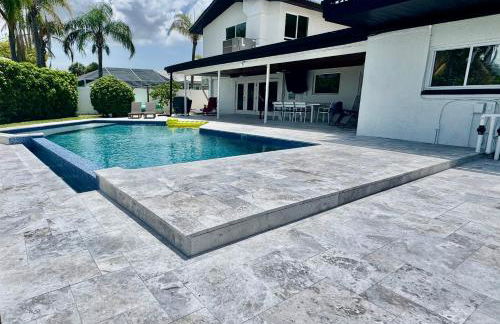 Clearwater Beach Waterfront Modern Villa 4BD 2BIG OPEN LOFT 4BT with Pool Boat Deck Sleep 15 - Foto 9