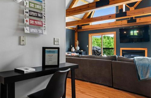 3 Mi to SR! Sleeps 25, Spacious, Hot Tub, Arcade! - Foto 31