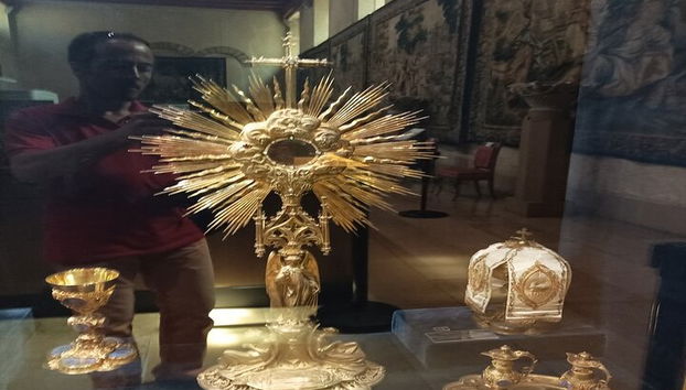 Private tour of old Lyon - 2 hours - Photo 4