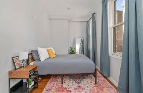 Prime OTR off Vine St, Lux Full Bed, Fast WiFi, Fully Equipped, 50in TV, Sleeps 4ppl - Foto 2