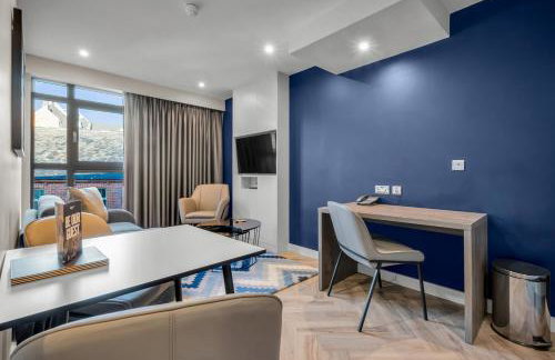 Roomzzz Leeds City - Foto 17