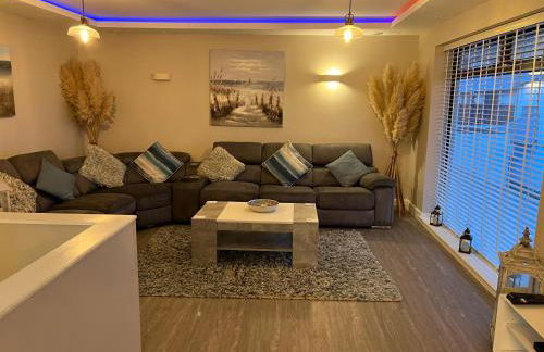 Seaside Escape - Deganwy Beach Cottage - Sea Views & Golf Course Views - Photo 44