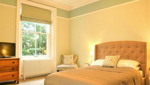 Torrington Hall - Photo 3