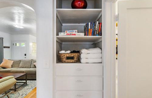 Amazing Escape King Bed BSU Parking Fire Pit - Photo 29