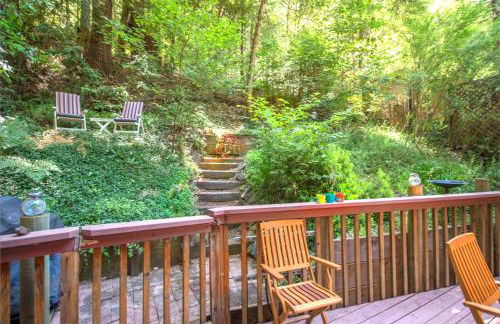 Absolute Zen! Redwoods! BBQ Grill! Fast WiFi!! Ping Pong!! Dog Friendly! - Foto 4