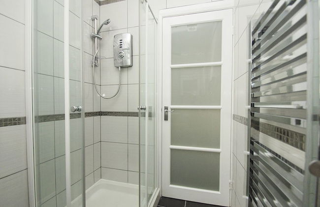 Between Piers Central by Brighton Holiday Lets - Photo 11