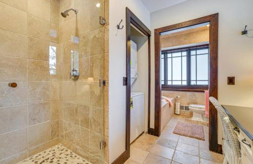 1 Mi to Dtwn! Lakefront Earl Young Charlevoix Home - Foto 15